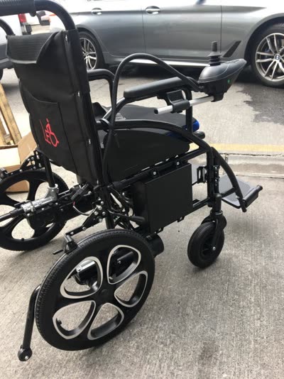 Katlanabilir akülü tekerlekli sandalye (Model 6665)